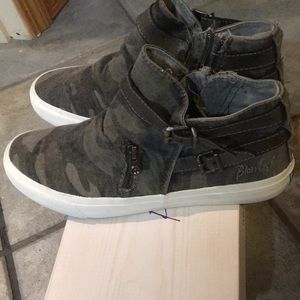 Blowfish camo shoes